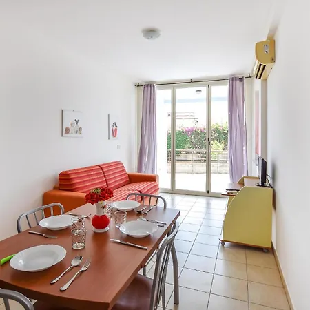 Apartment Amazing In Isca Marina Badolato Marina
